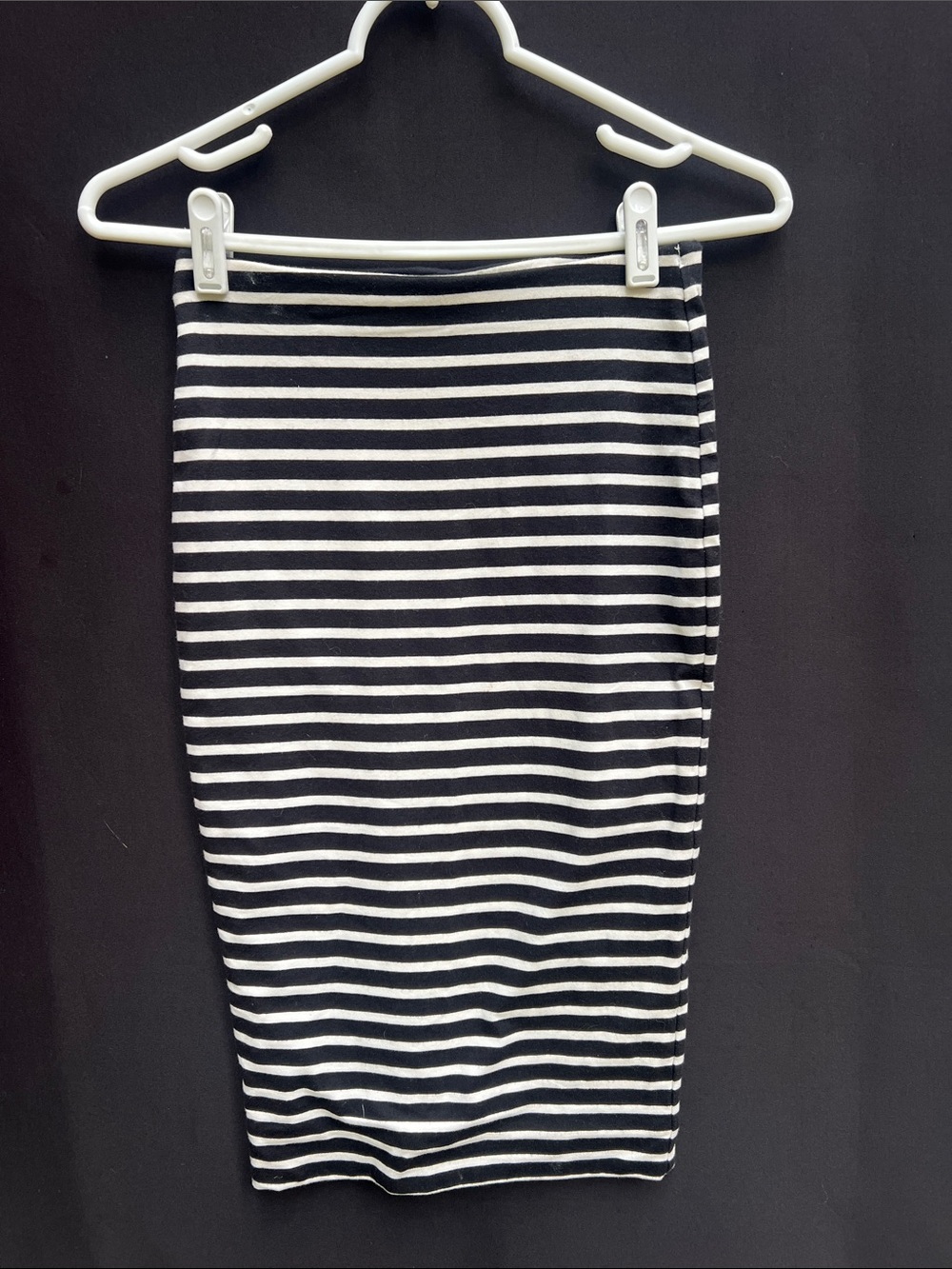 H&M Black and White Horizontal Stripe Pencil Skirt